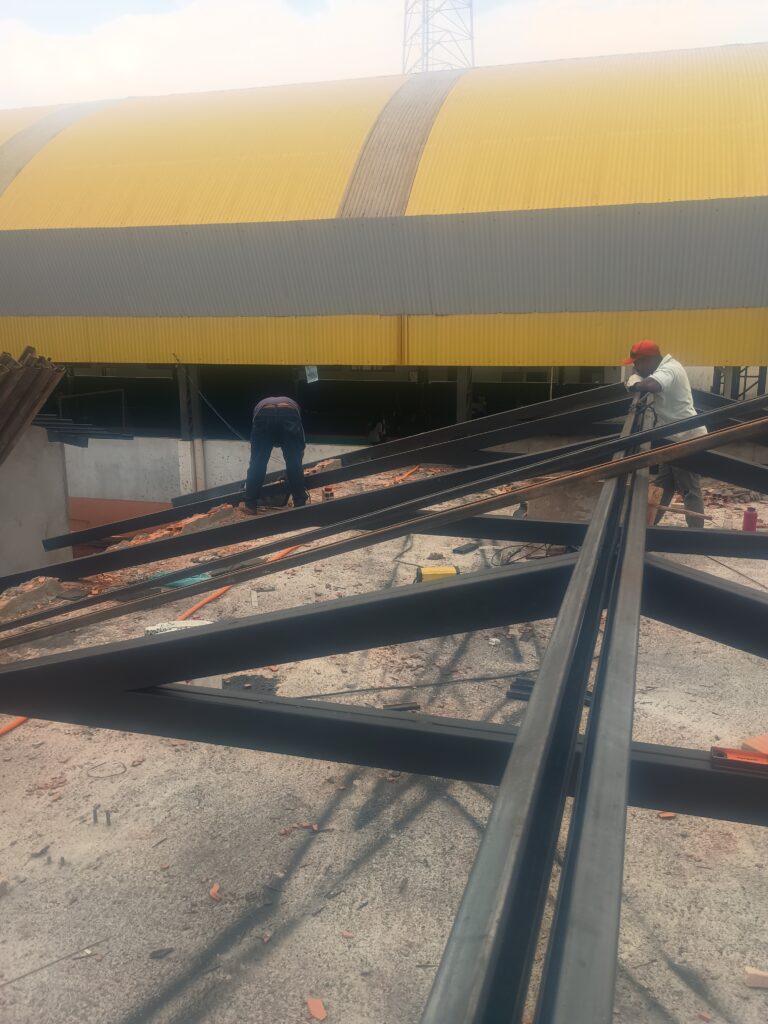 fabricação de estruturas metálica. estrutura de arco.